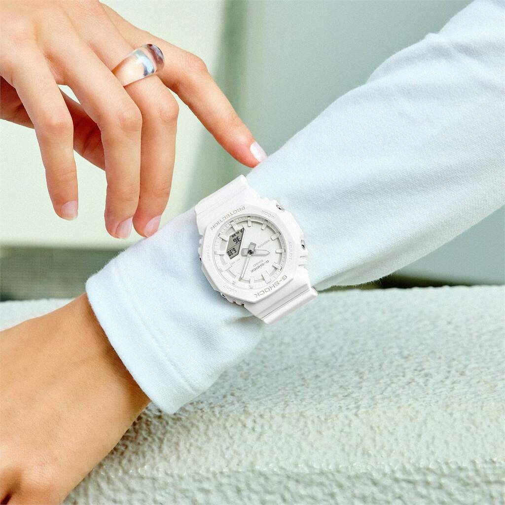 CASIO GMA-P2100VA-7ADR