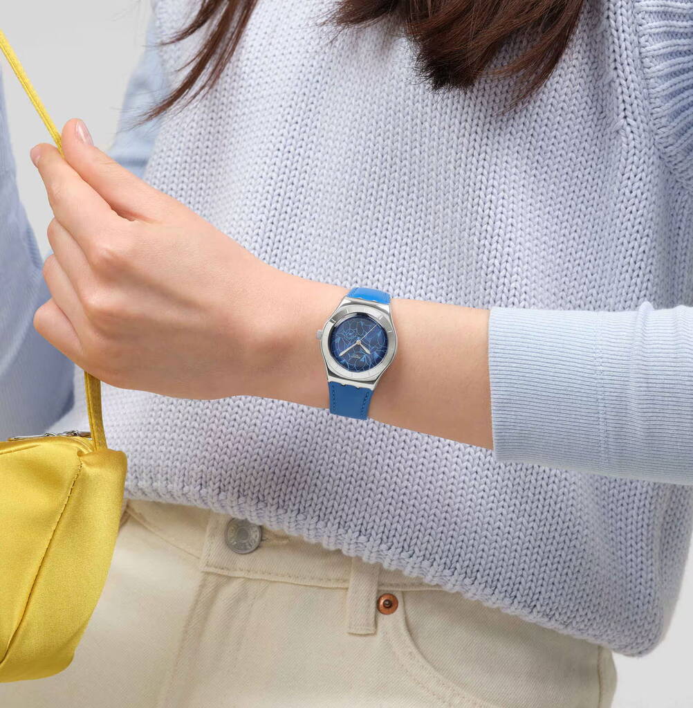 SWATCH YLS235