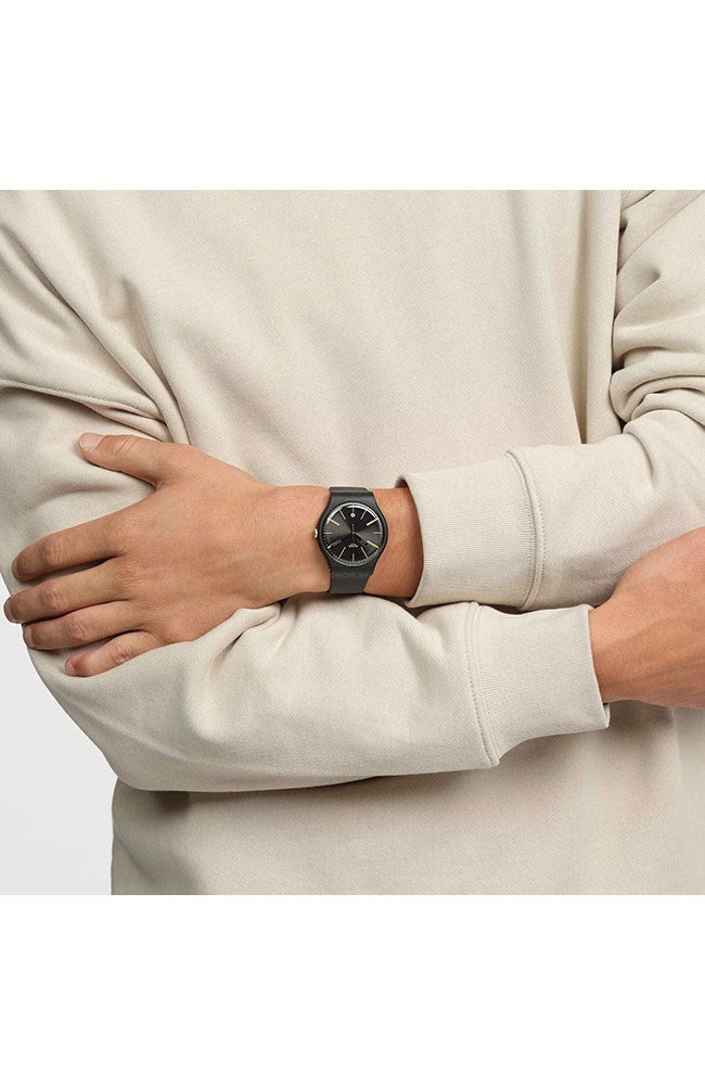 SWATCH SO29B403
